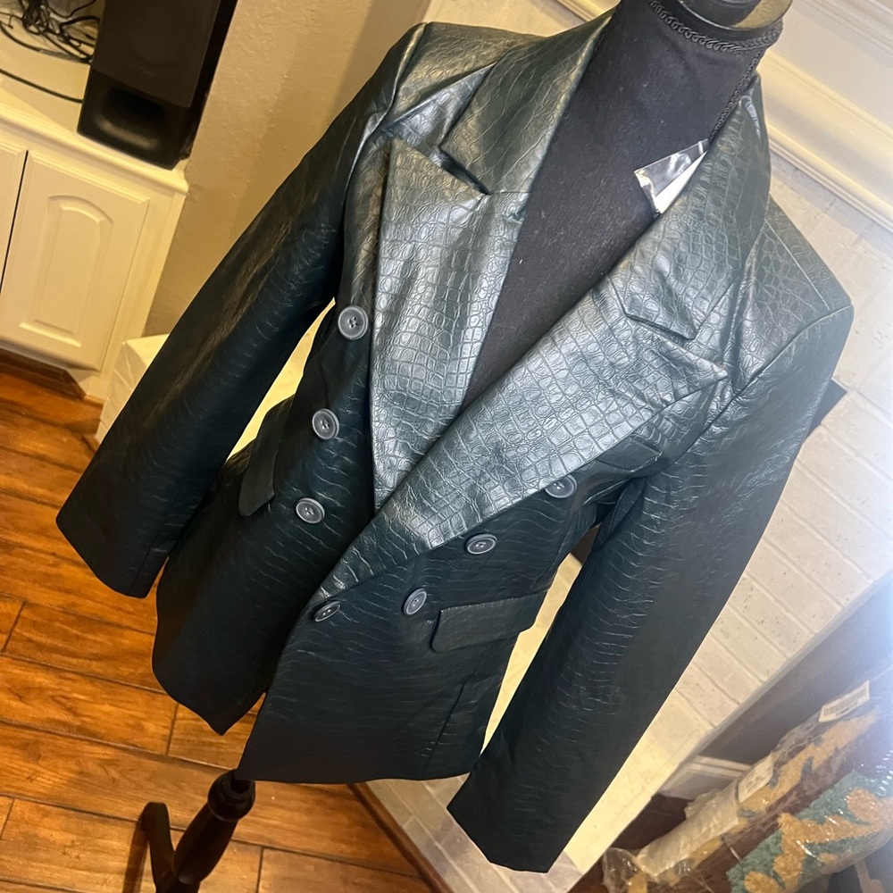 Central Park West Dark Green Vegan Leather Crocodile-Pattern Fitted Blazer NWT